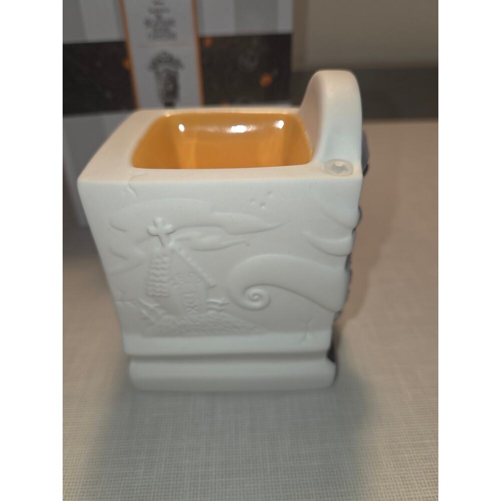 Jack Skellington: Pumpkin King Mini Plug-in RETIRED Scentsy Warmer - Picture 9 of 9